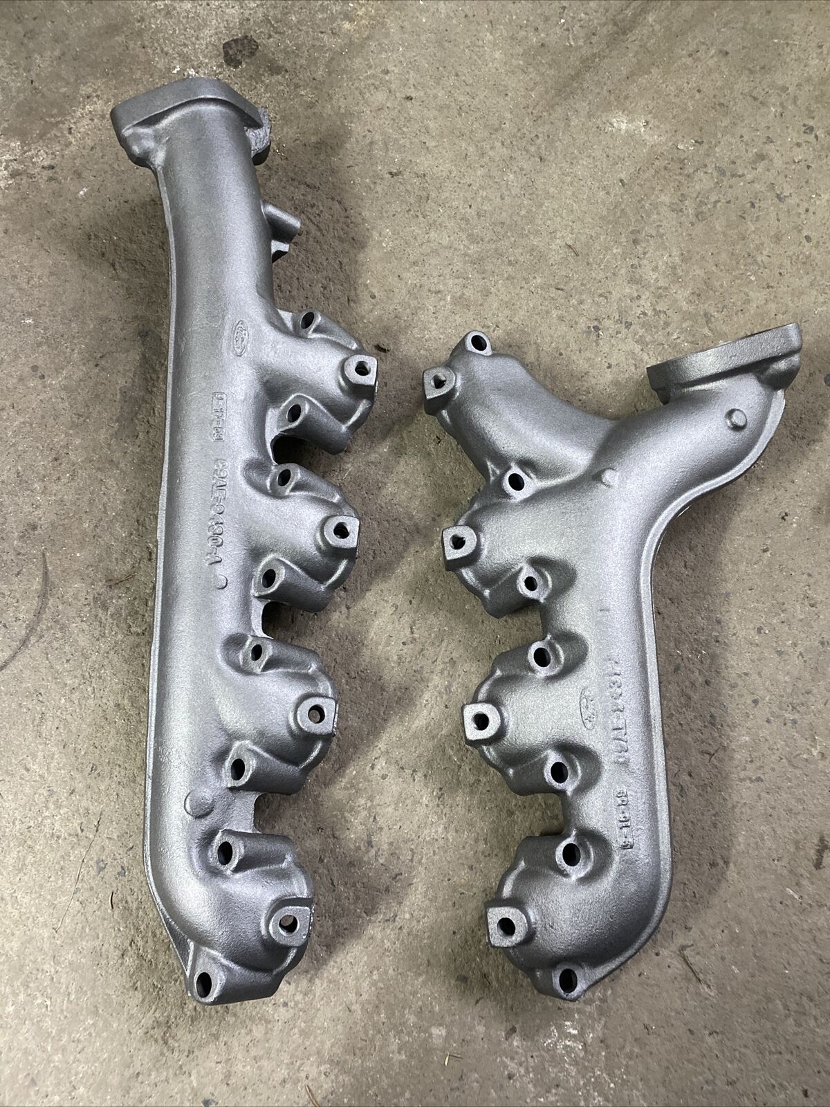 Ford C9AZ-9431-A C9AZ-9430-A Boss 429 Mustang Pair exhaust manifolds 1969 1970