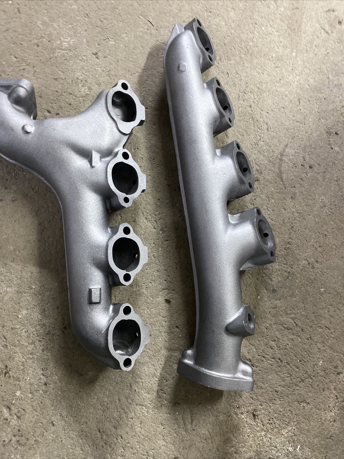 Ford C9AZ-9431-A C9AZ-9430-A Boss 429 Mustang Pair exhaust manifolds 1969 1970